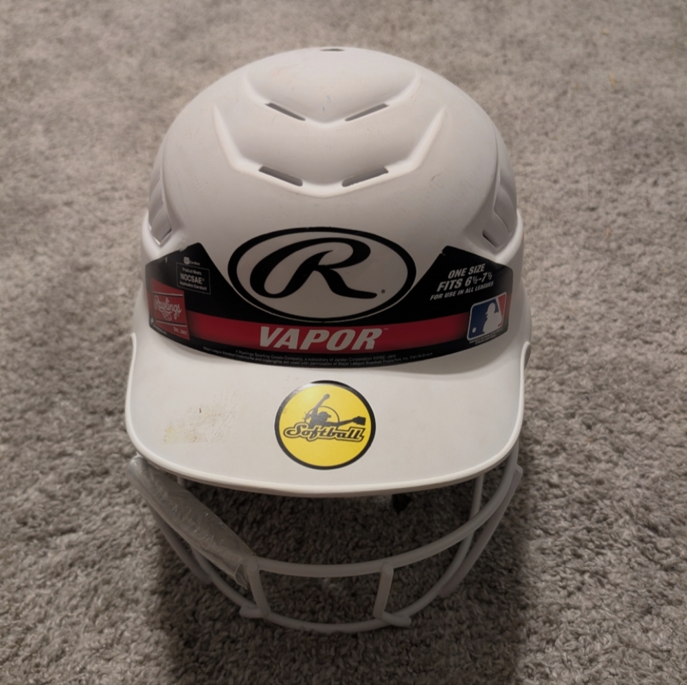 NWT Rawlings Vapor White Youth Softball Helmet with Face Guard